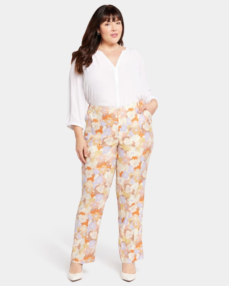 Front of a model wearing a size 22W MARILYN TROUSER in SUNSET GROVE by NYDJ. | dia_product_style_image_id:296195
